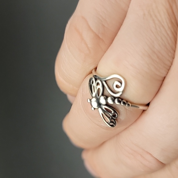 Elegant 925 Sterling Silver Womens Dragonfly Ring Size 9 - Picture 7 of 11